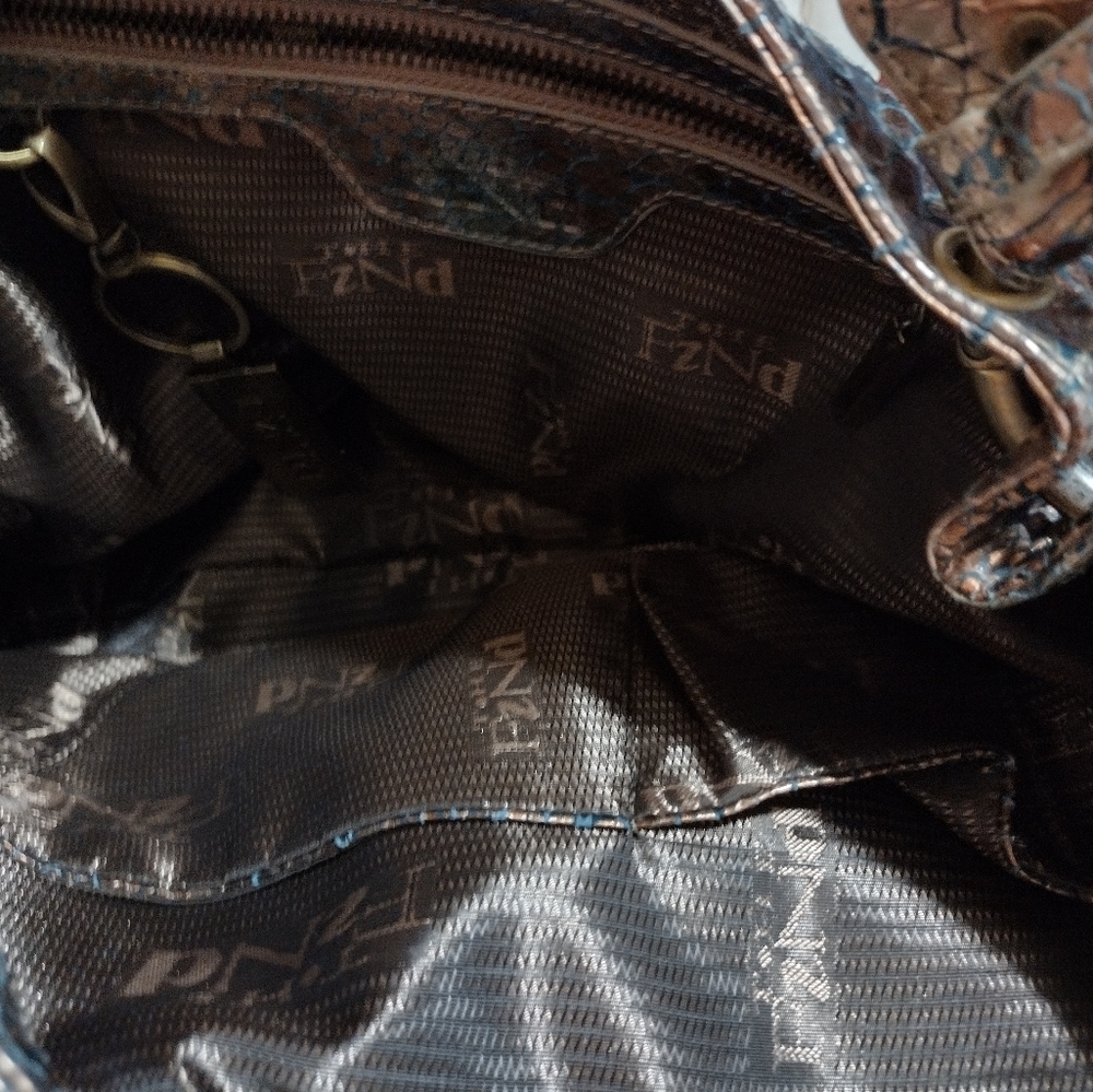 The Find Handbag - Picture 2 of 2